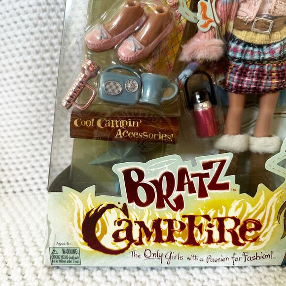 Bratz Campfire Collection Yasmin NIB Original Packaging Vintage Rare MGA 2005 - Picture 3 of 7